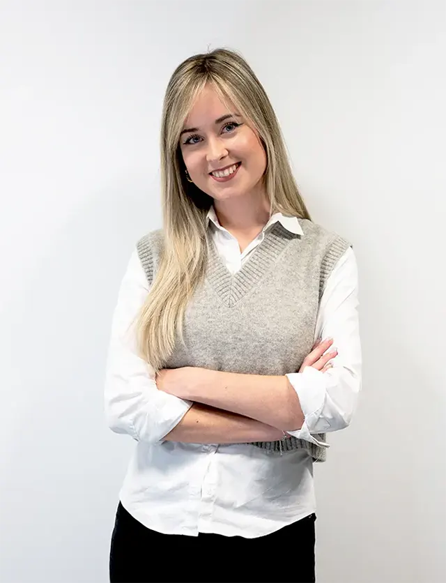 raquelSanchezFondoGris